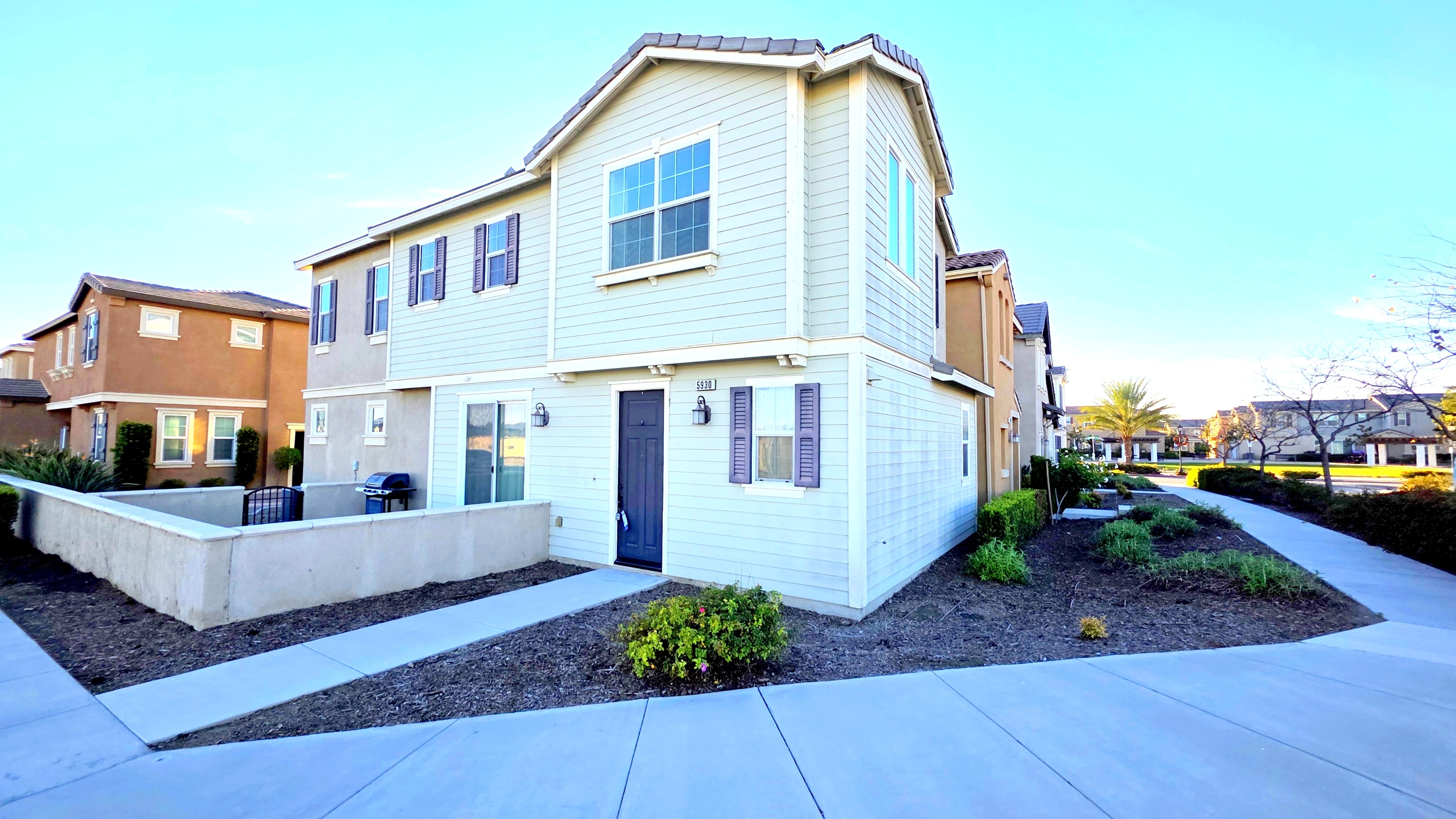 5930 Ginger Dr Eastvale CA 92880 - 1