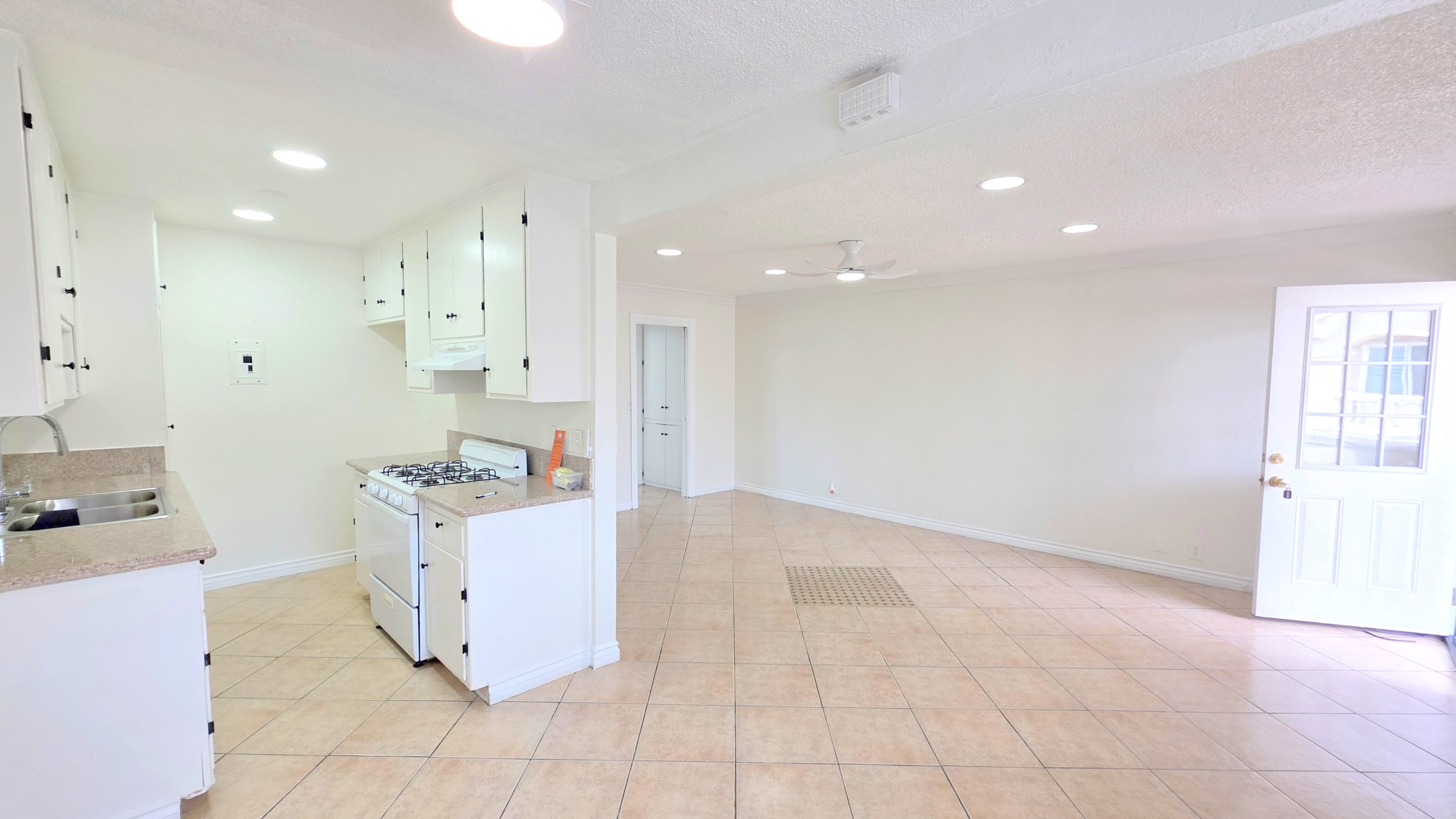 3733 Durfee Ave El Monte CA 91732 - 8