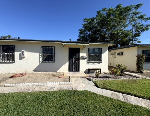 475 Pennsylvania Avenue Colton CA 92324 - 3